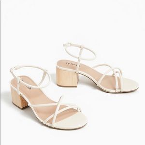 NWT TORRID white block heels (8)